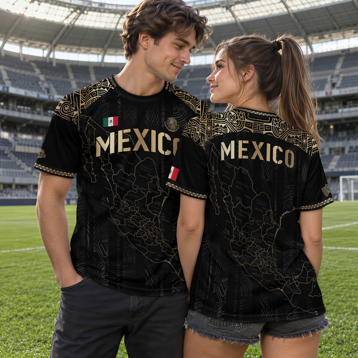 Camiseta de fútbol con el mapa de la herencia de México en negro y detalles aztecas dorados