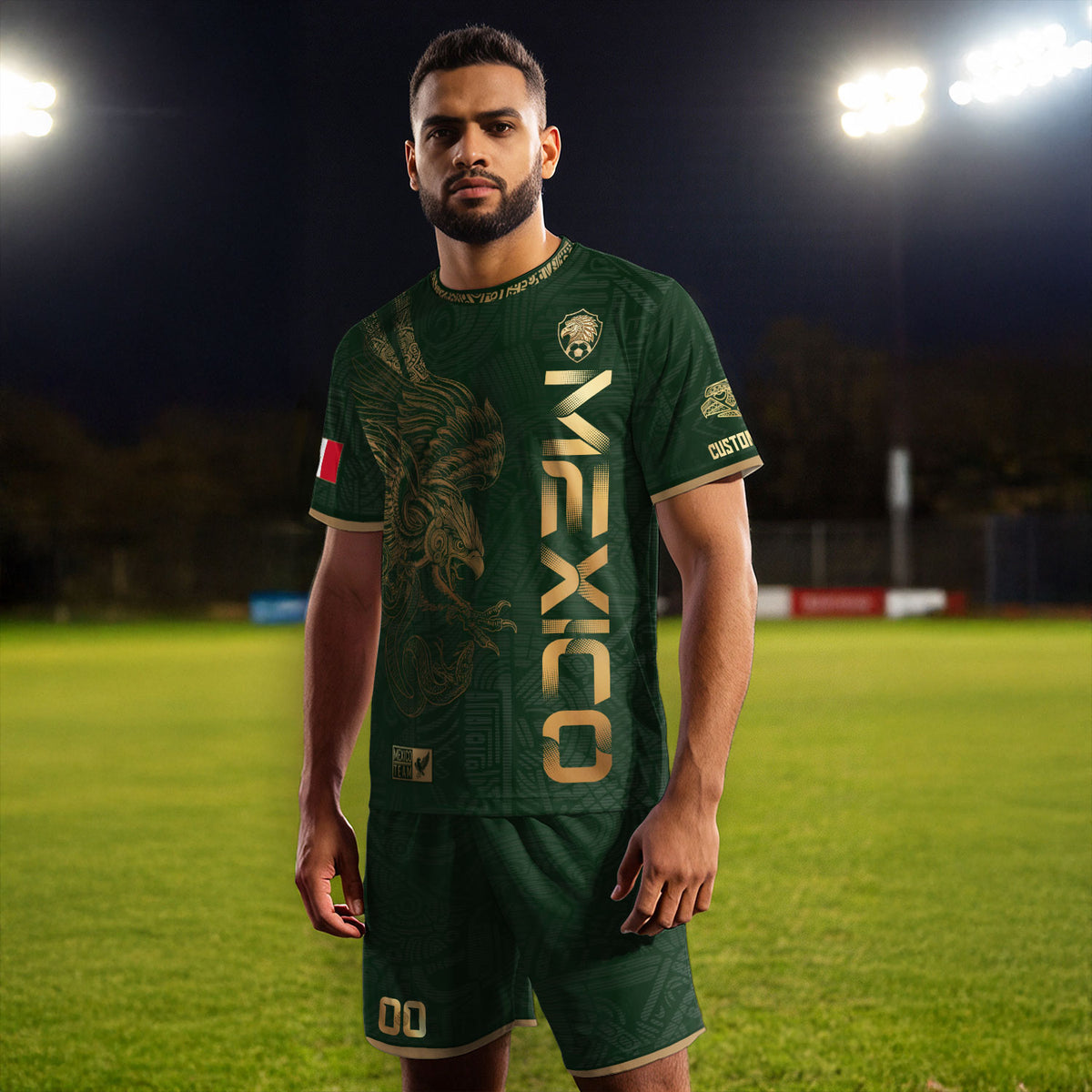Camiseta de fútbol verde y dorado personalizada de México con diseño de águila y serpiente azteca