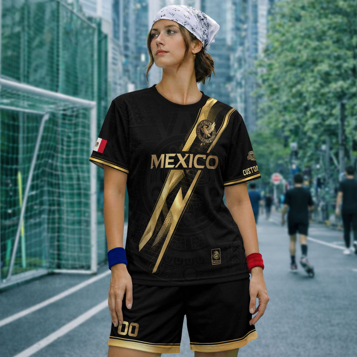 Camiseta de fútbol personalizada de México en negro y dorado con diseño de rayas del mapa de la herencia