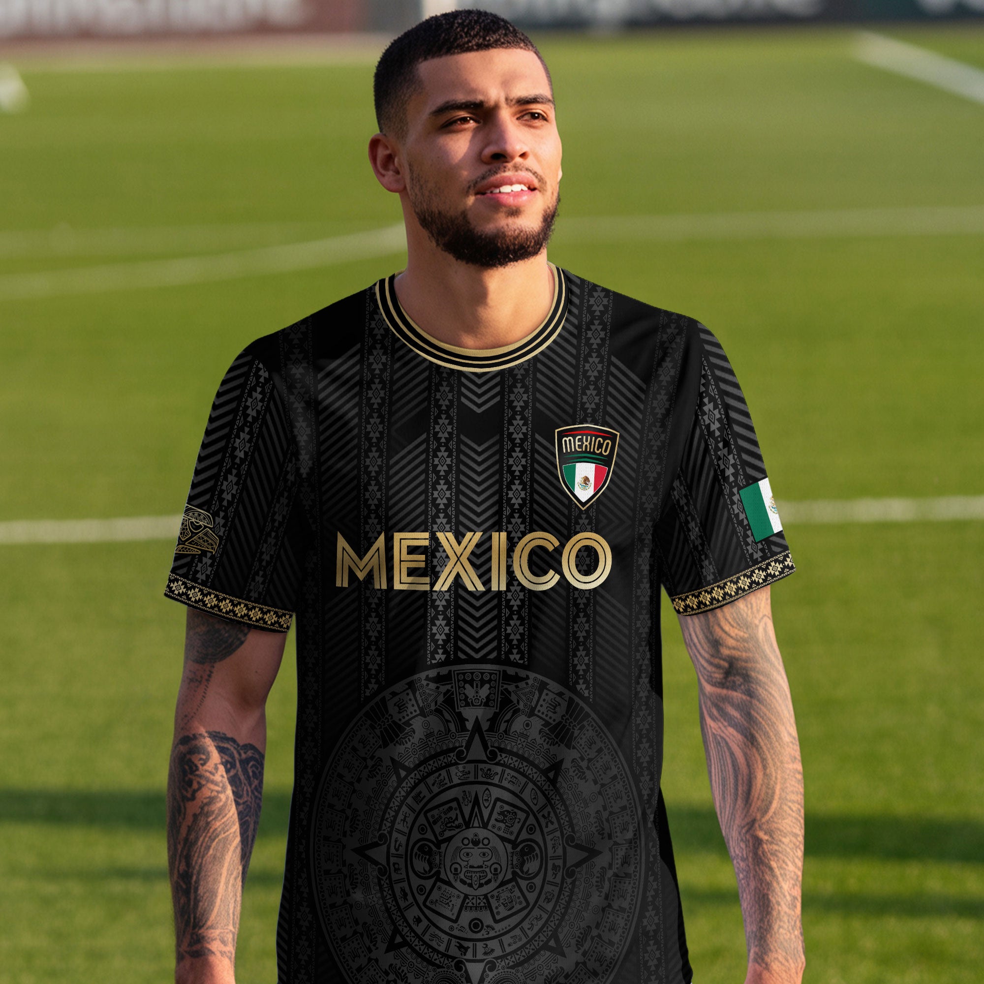 Camiseta de fútbol de México con diseño de calendario azteca, color negro y dorado