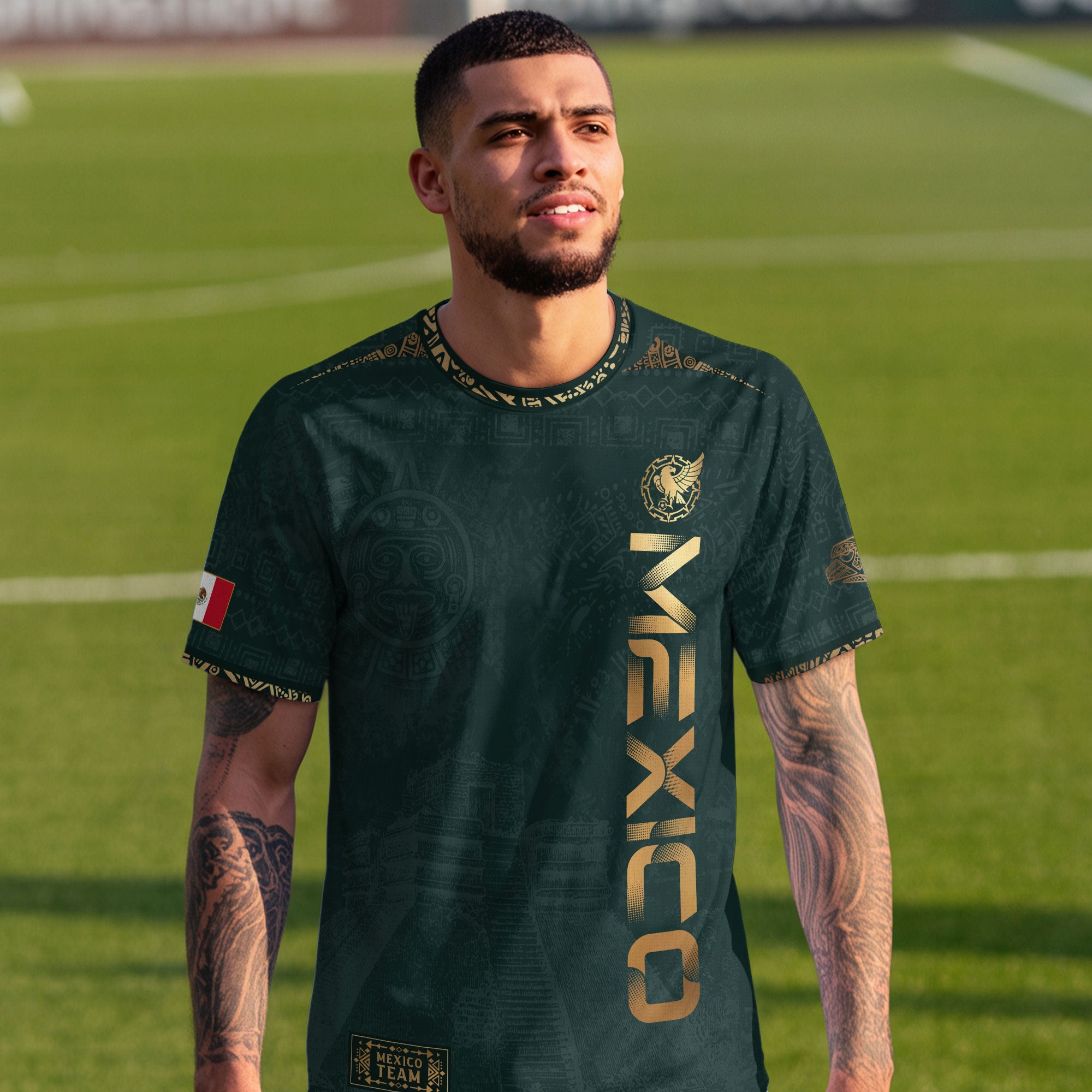Camiseta de fútbol premium con emblema de águila azteca verde y dorado de México