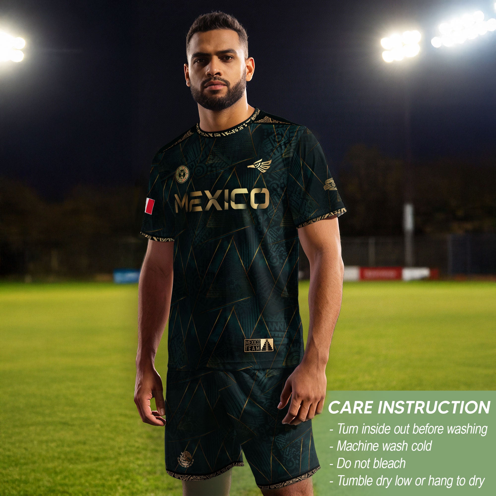 Camiseta de fútbol premium con emblema de águila azteca verde y dorado de México