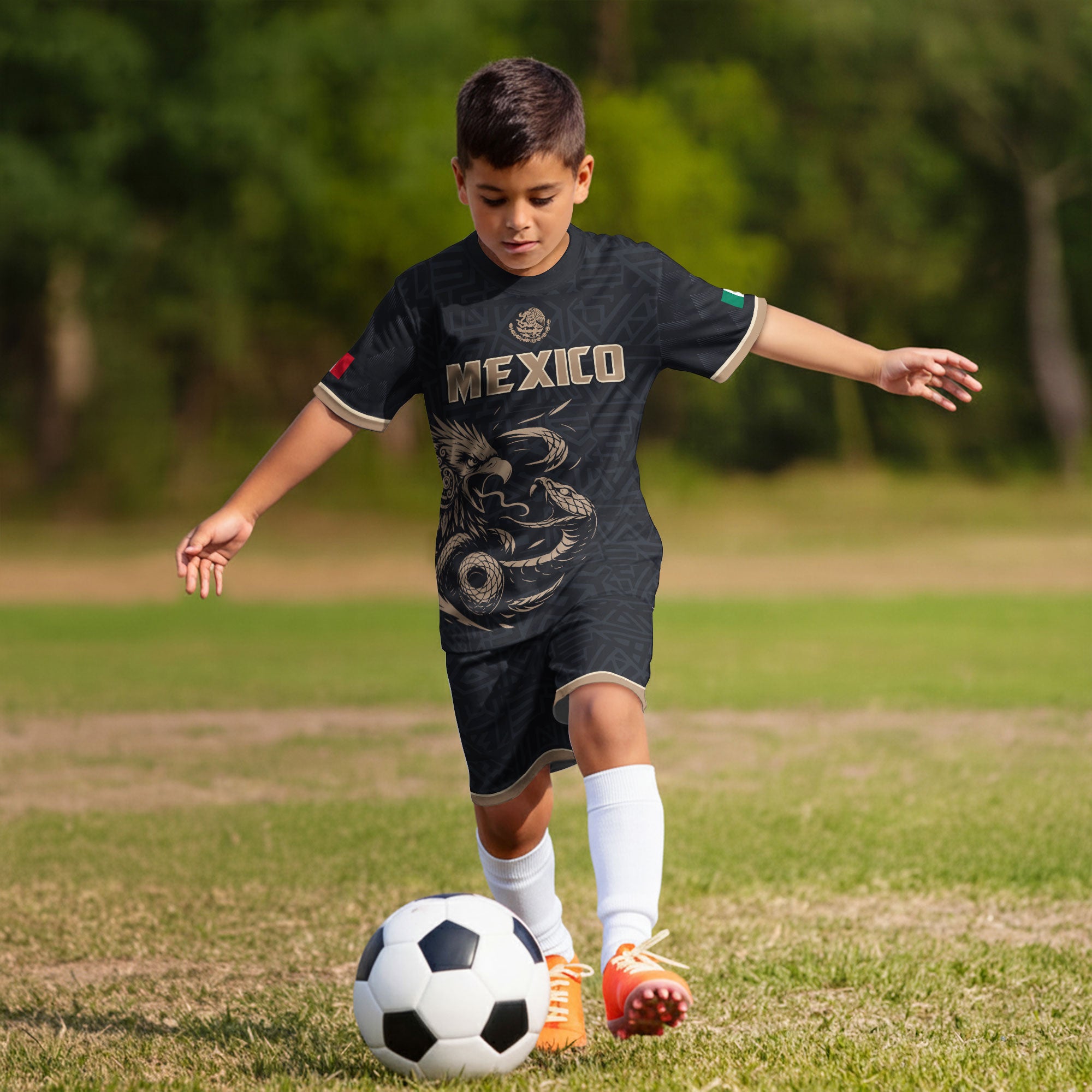 Camiseta de fútbol infantil de México, diseño de águila y serpiente azteca, color negro y dorado